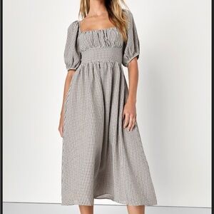 Elegant Gingham Puff Sleeve Dress